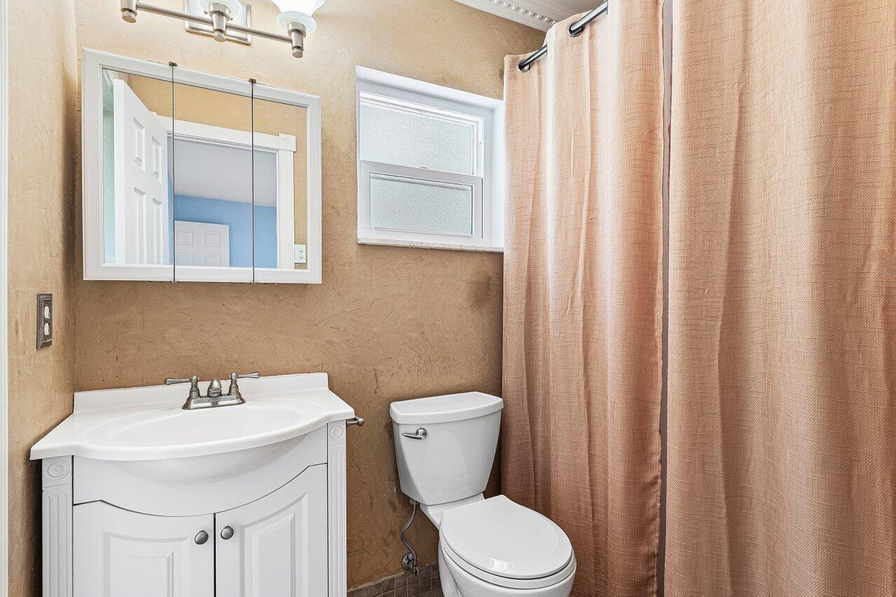 See details 7815 3 / 2 1432 sq. ft. $ 2026-04-28 0 Photo