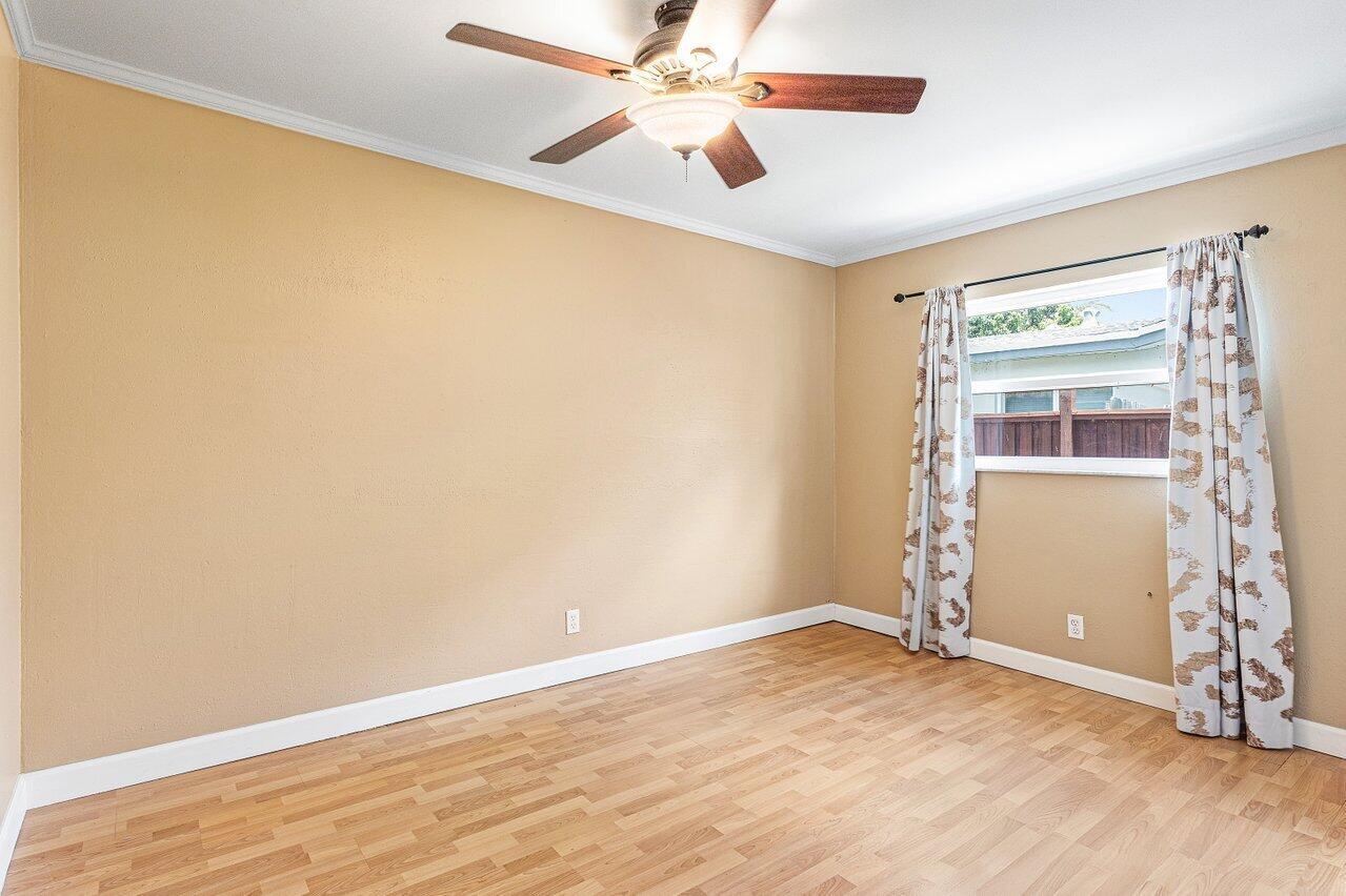 See details 7815 3 / 2 1432 sq. ft. $ 2026-04-28 0 Photo