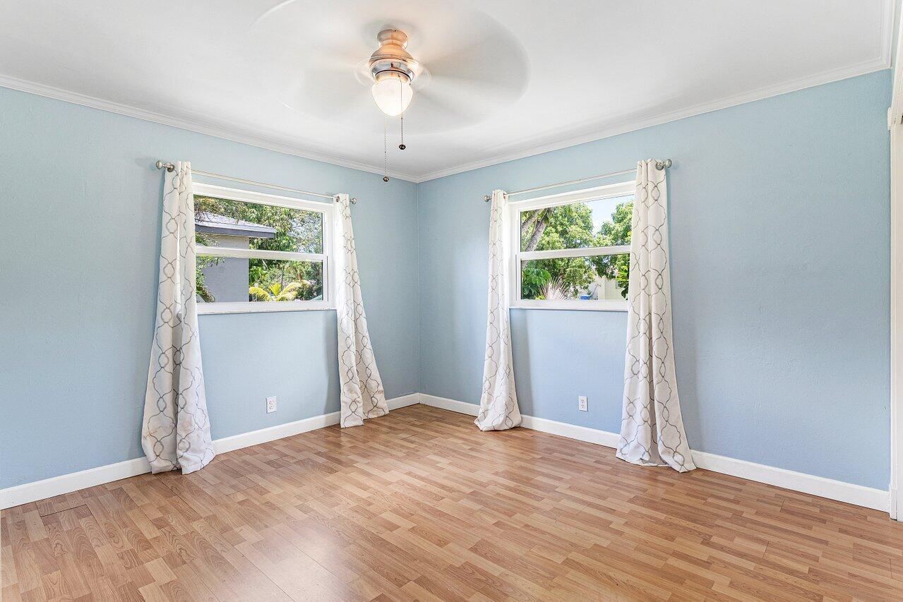 See details 7815 3 / 2 1432 sq. ft. $ 2026-04-28 0 Photo