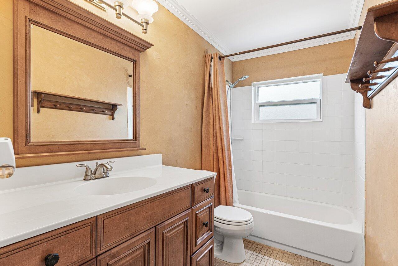 See details 7815 3 / 2 1432 sq. ft. $ 2026-04-28 0 Photo