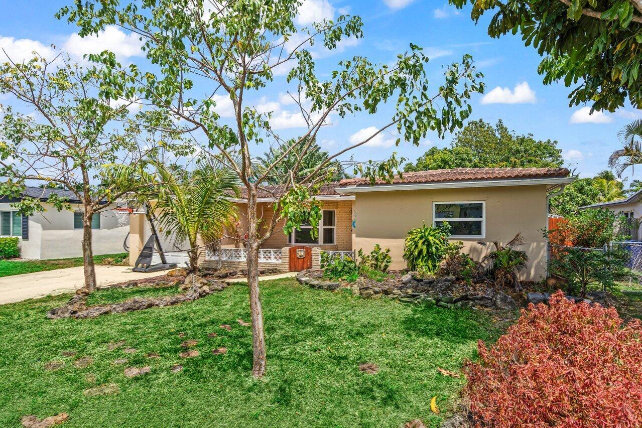 See details 7815 3 / 2 1432 sq. ft. $ 2026-04-28 0 Photo