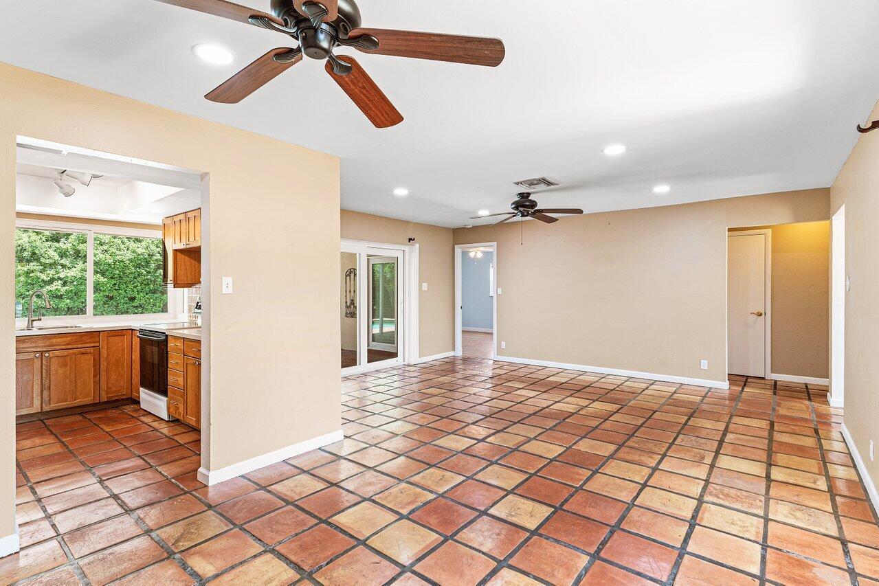 See details 7815 3 / 2 1432 sq. ft. $ 2026-04-28 0 Photo
