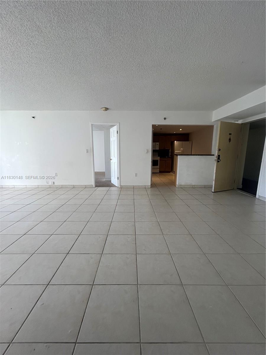 See details 2005 3 / 2 1628 sq. ft. $ 2025-06-27 0 Photo