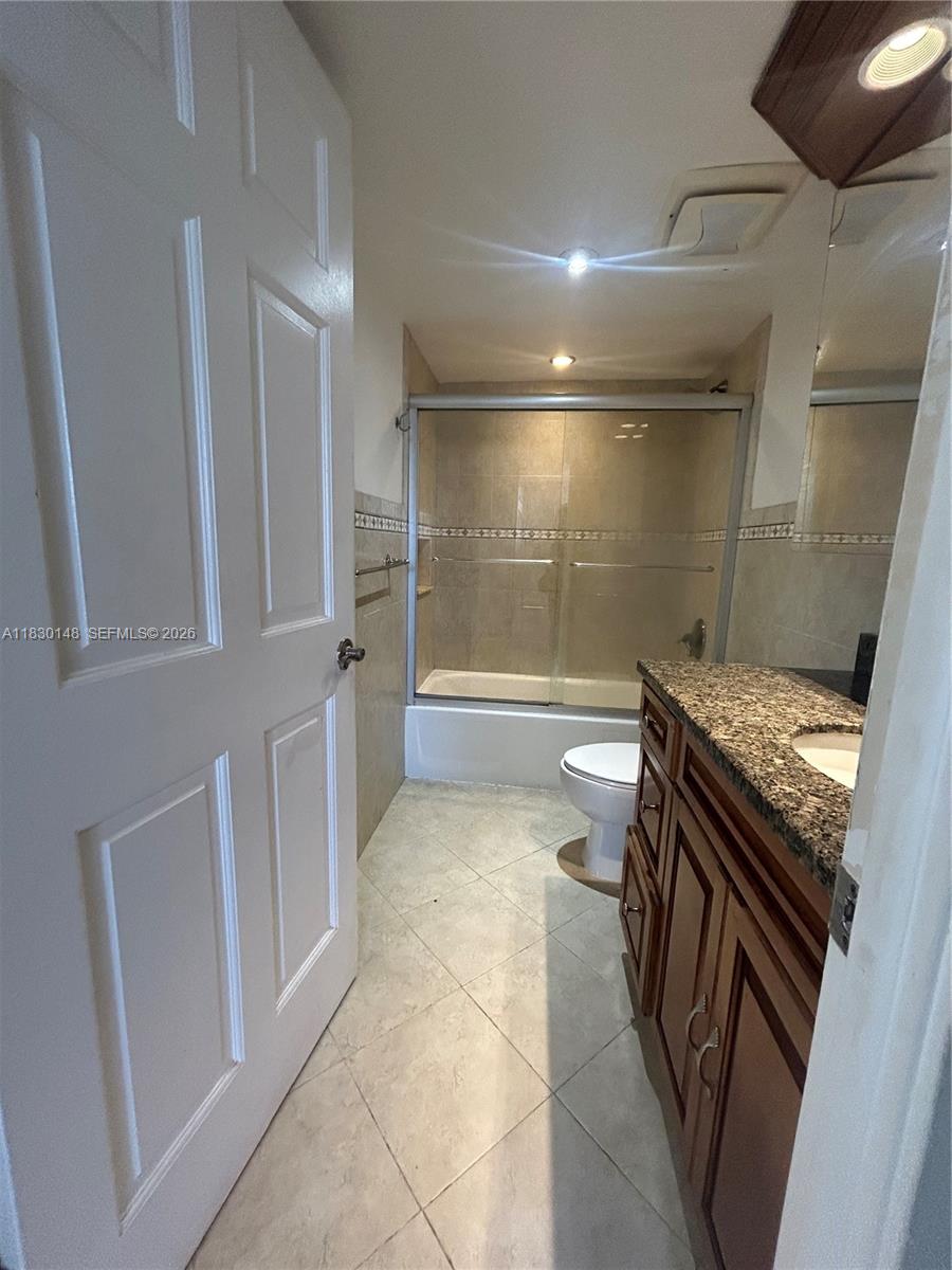 See details 2005 3 / 2 1628 sq. ft. $ 2025-06-27 0 Photo