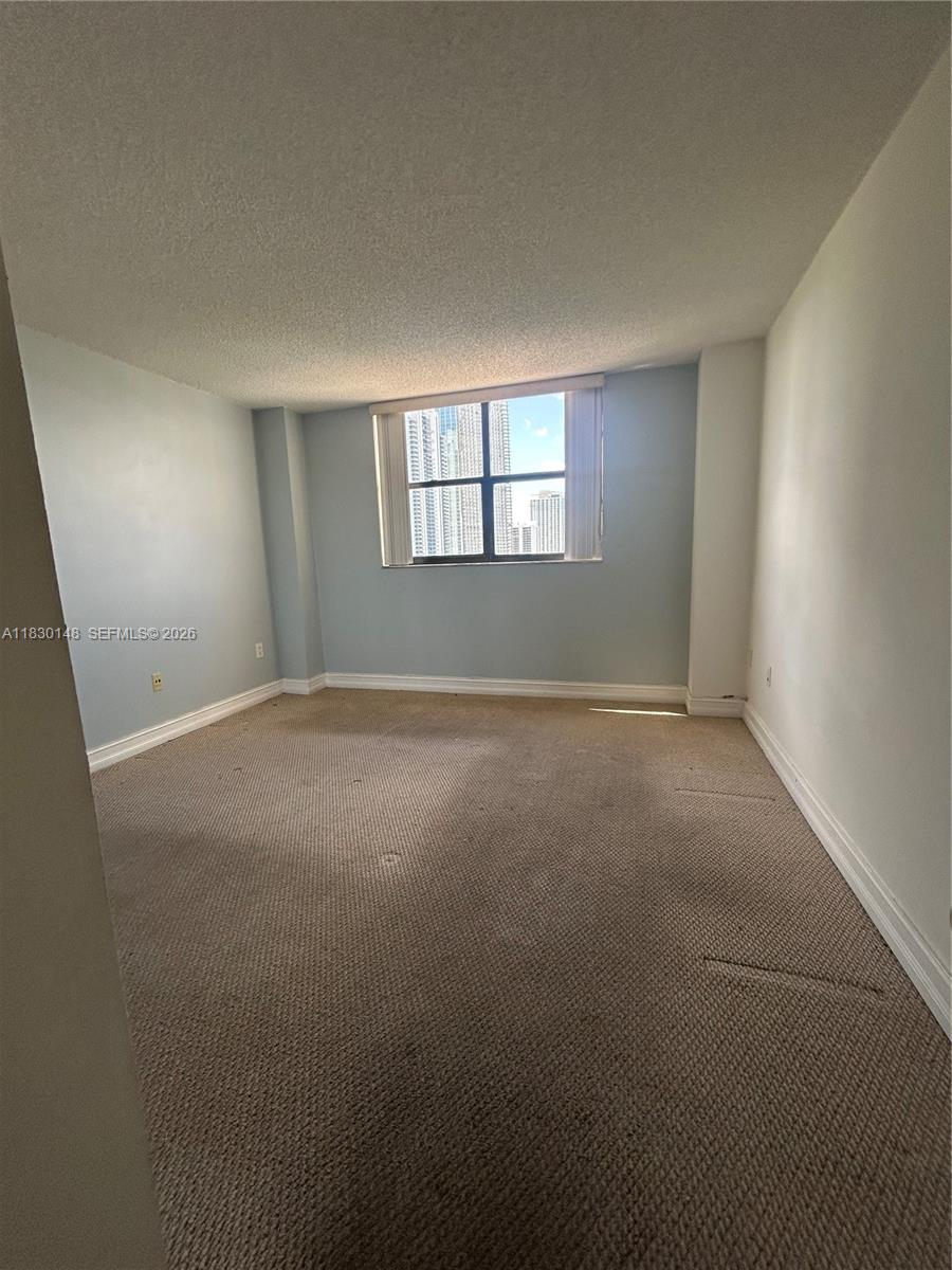 See details 2005 3 / 2 1628 sq. ft. $ 2025-06-27 0 Photo