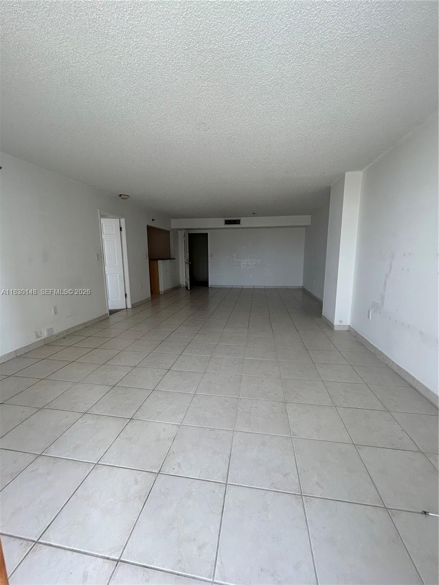 See details 2005 3 / 2 1628 sq. ft. $ 2025-06-27 0 Photo