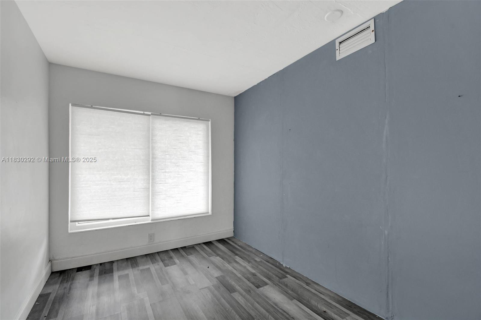 See details 4917 5 / 3 975 sq. ft. $ 2025-06-27 0 Photo