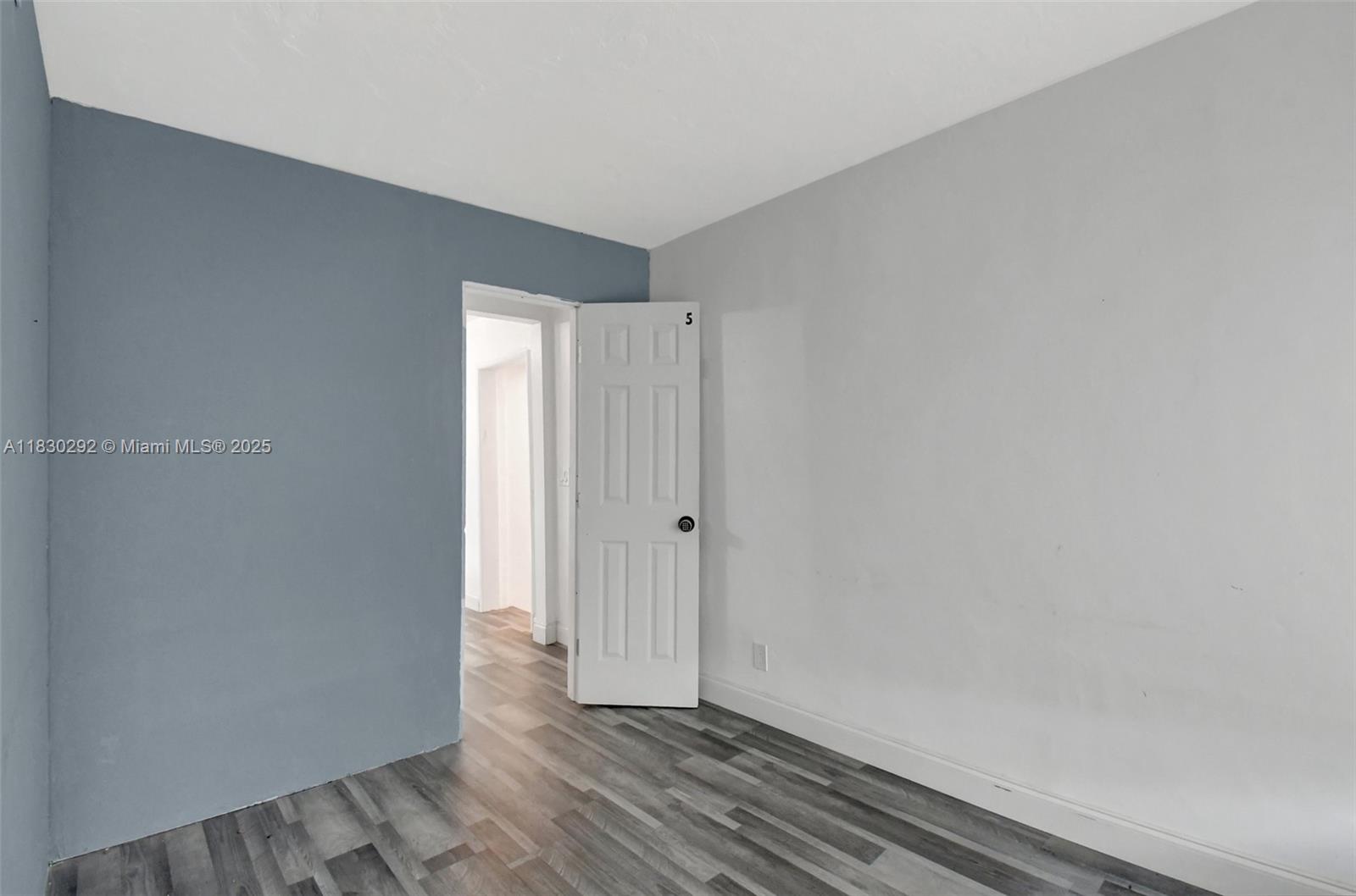 See details 4917 5 / 3 975 sq. ft. $ 2025-06-27 0 Photo