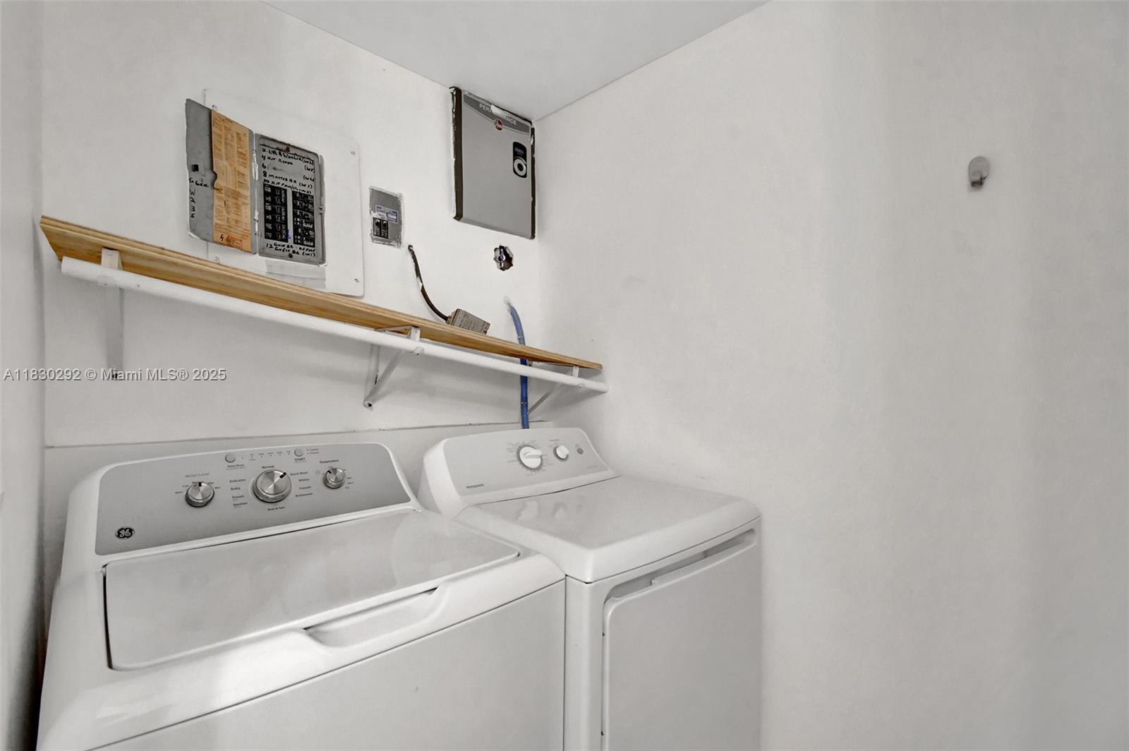 See details 4917 5 / 3 975 sq. ft. $ 2025-06-27 0 Photo