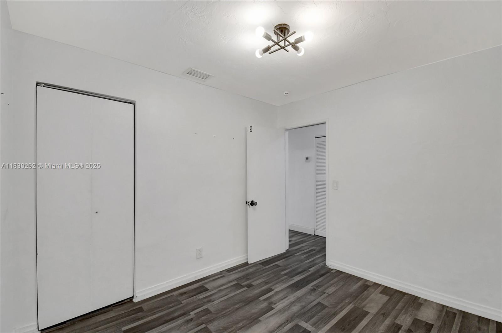 See details 4917 5 / 3 975 sq. ft. $ 2025-06-27 0 Photo