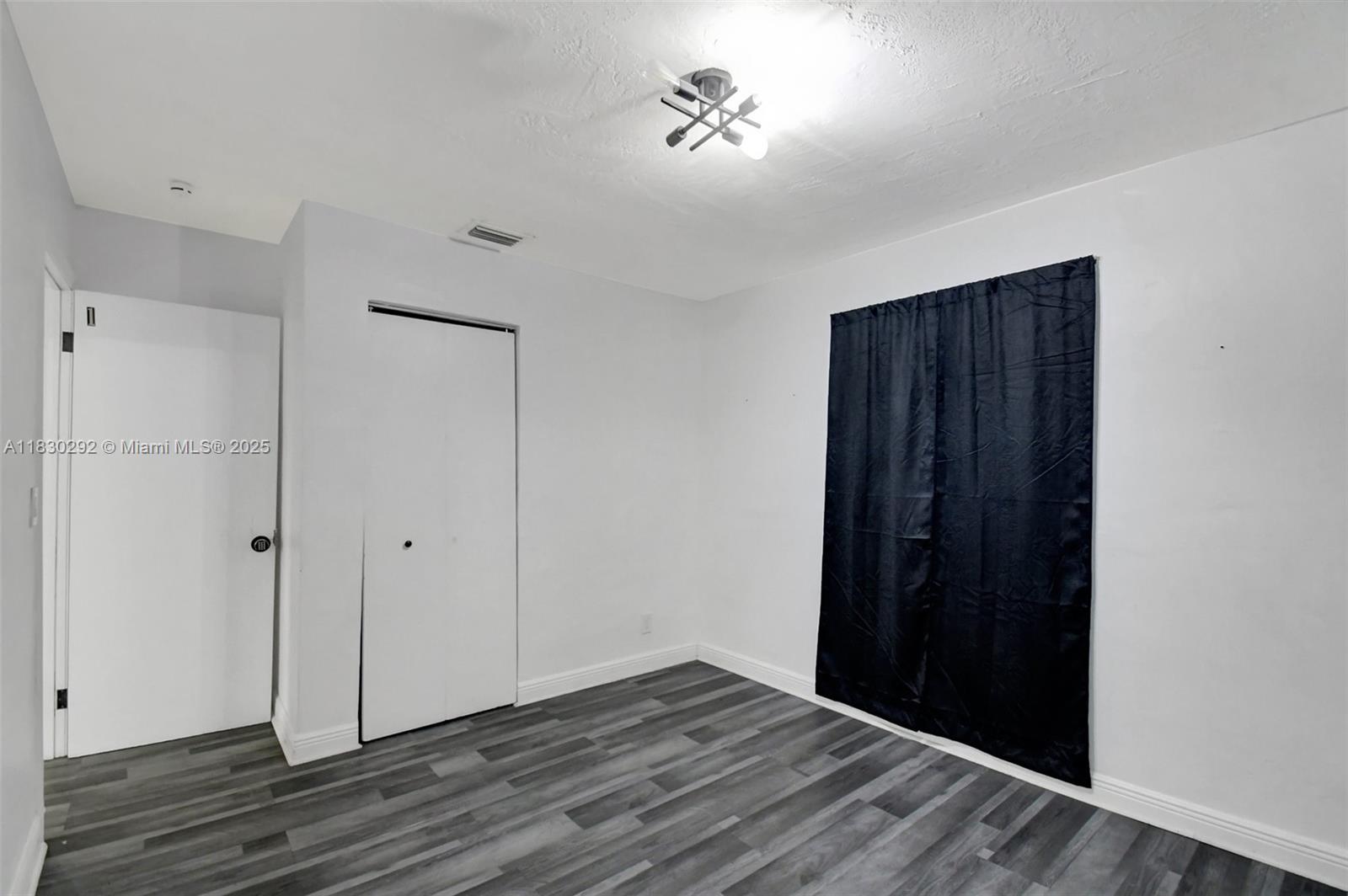 See details 4917 5 / 3 975 sq. ft. $ 2025-06-27 0 Photo