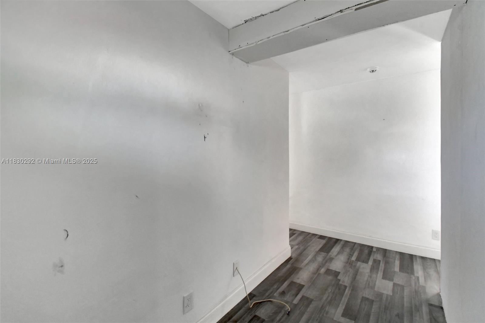 See details 4917 5 / 3 975 sq. ft. $ 2025-06-27 0 Photo