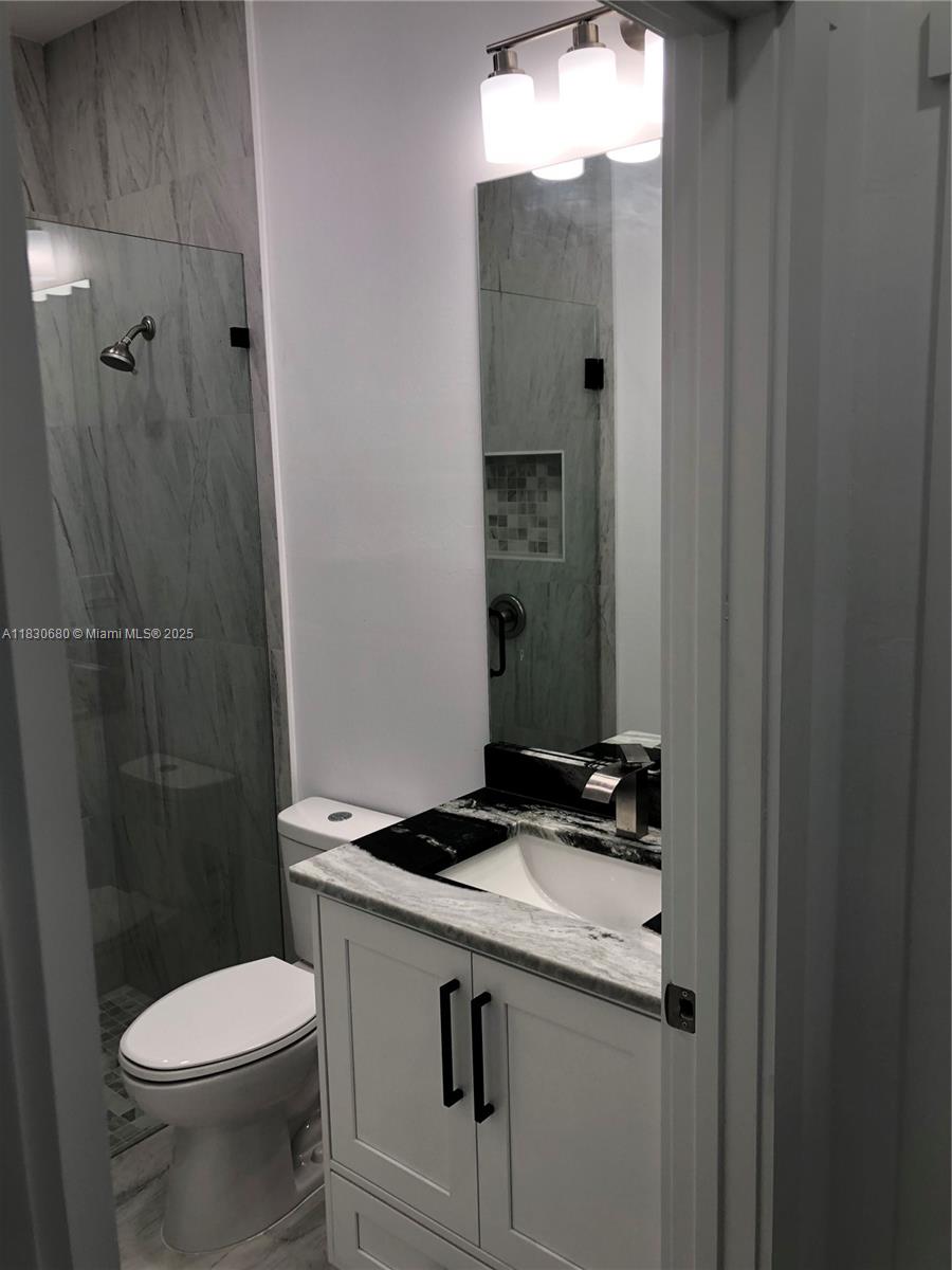   /   кв.футов $ 2025-06-28 0 Фото