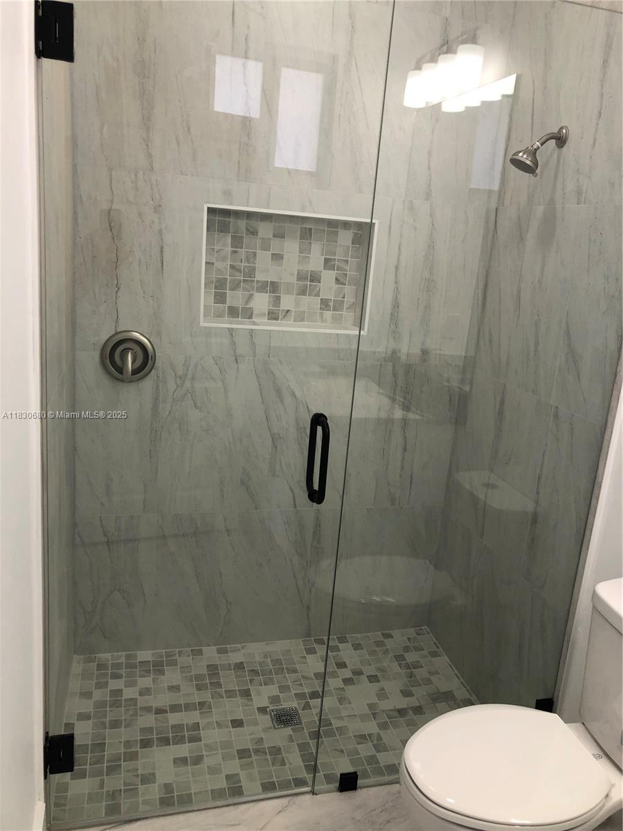   /   кв.футов $ 2025-06-28 0 Фото