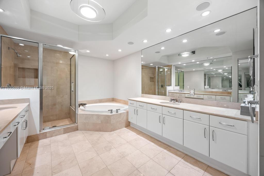 Photo of 6051 Ocean Dr  #502, Hollywood, Florida, 33019 - 
