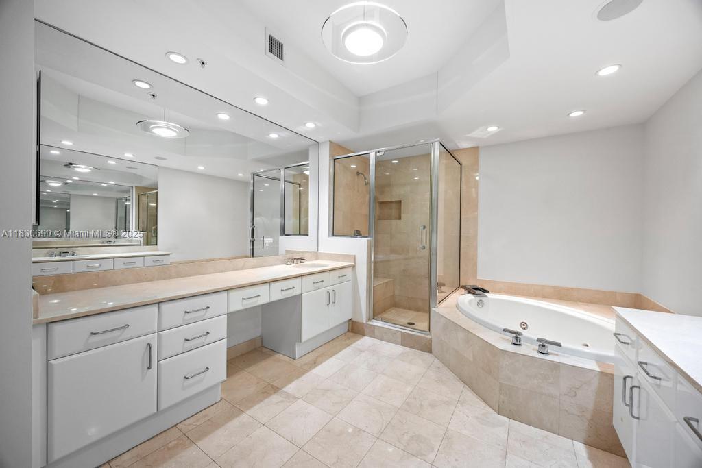 Photo of 6051 Ocean Dr  #502, Hollywood, Florida, 33019 - 