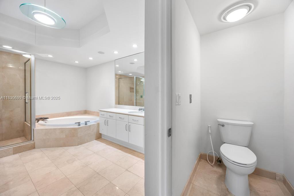 Photo of 6051 Ocean Dr  #502, Hollywood, Florida, 33019 - 