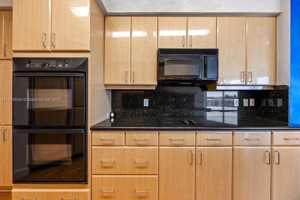 Photo of 6051 Ocean Dr  #502, Hollywood, Florida, 33019 - 