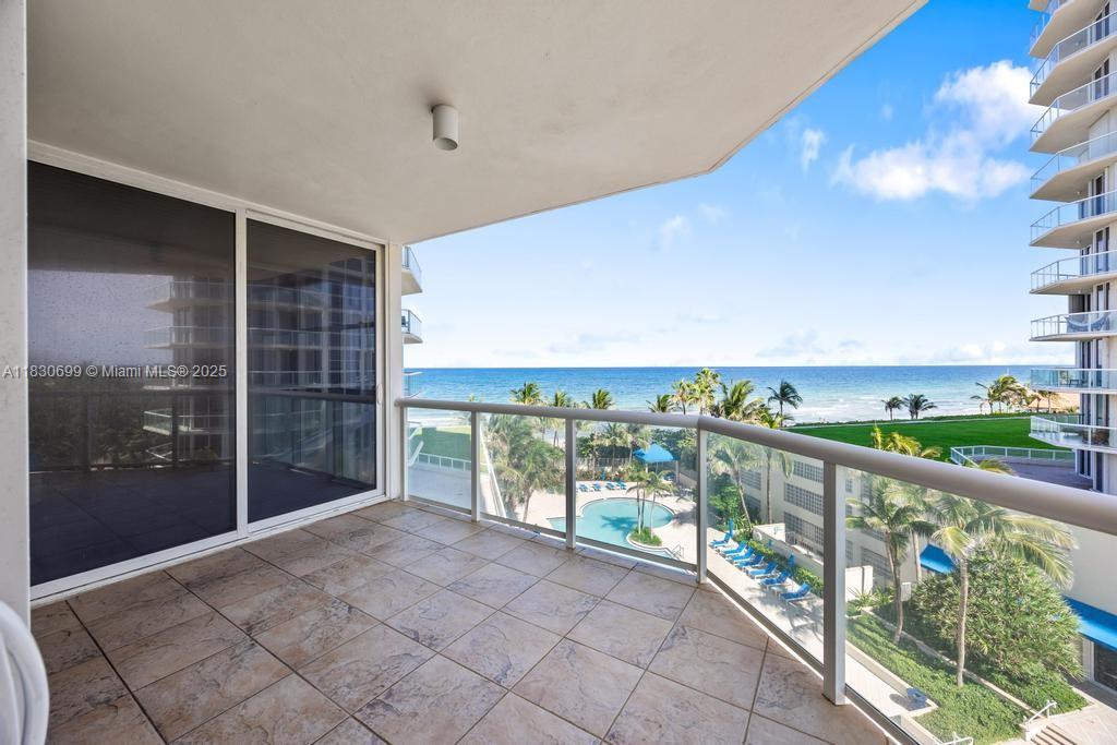 Photo of 6051 Ocean Dr  #502, Hollywood, Florida, 33019 - 