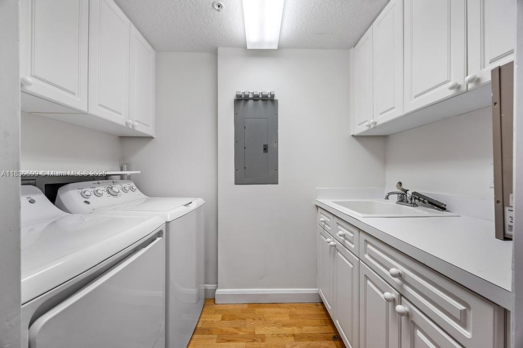 Photo of 6051 Ocean Dr  #502, Hollywood, Florida, 33019 - 
