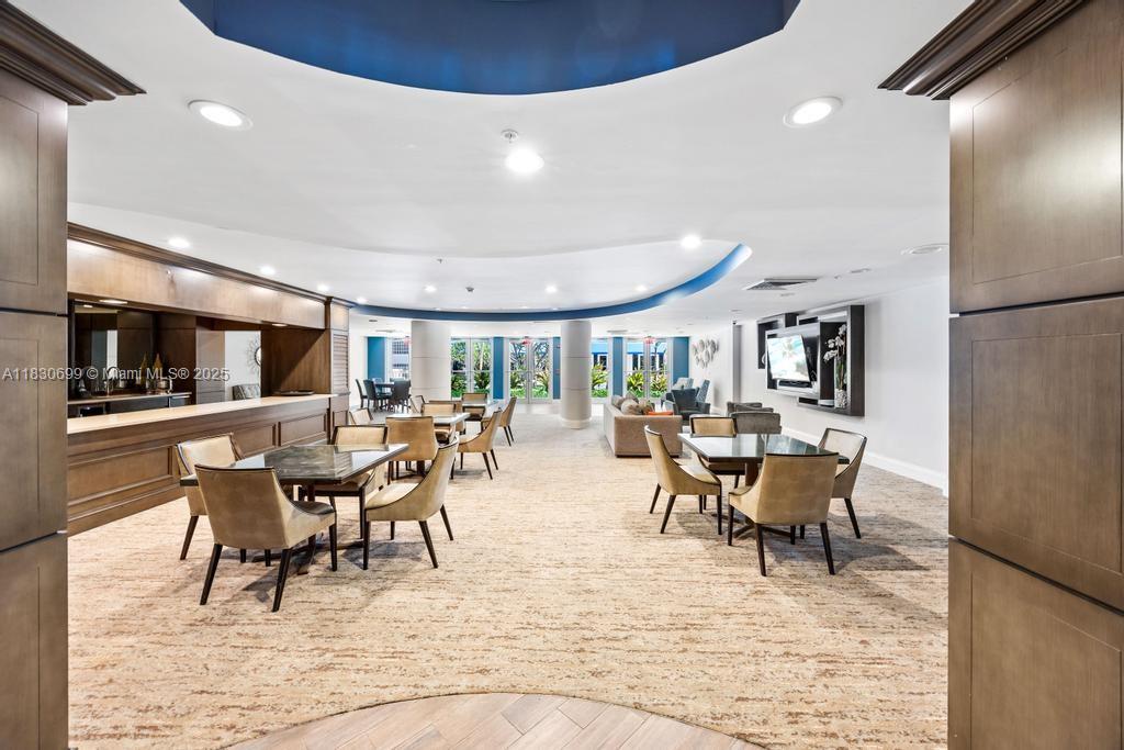 Photo of 6051 Ocean Dr  #502, Hollywood, Florida, 33019 - 