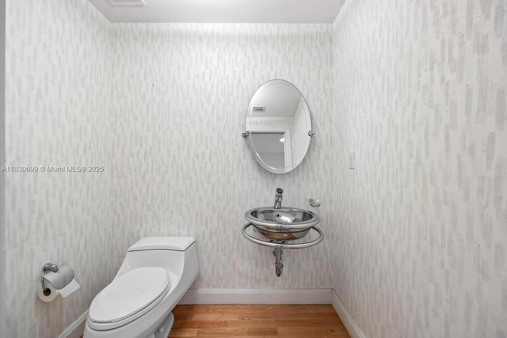 Photo of 6051 Ocean Dr  #502, Hollywood, Florida, 33019 - 