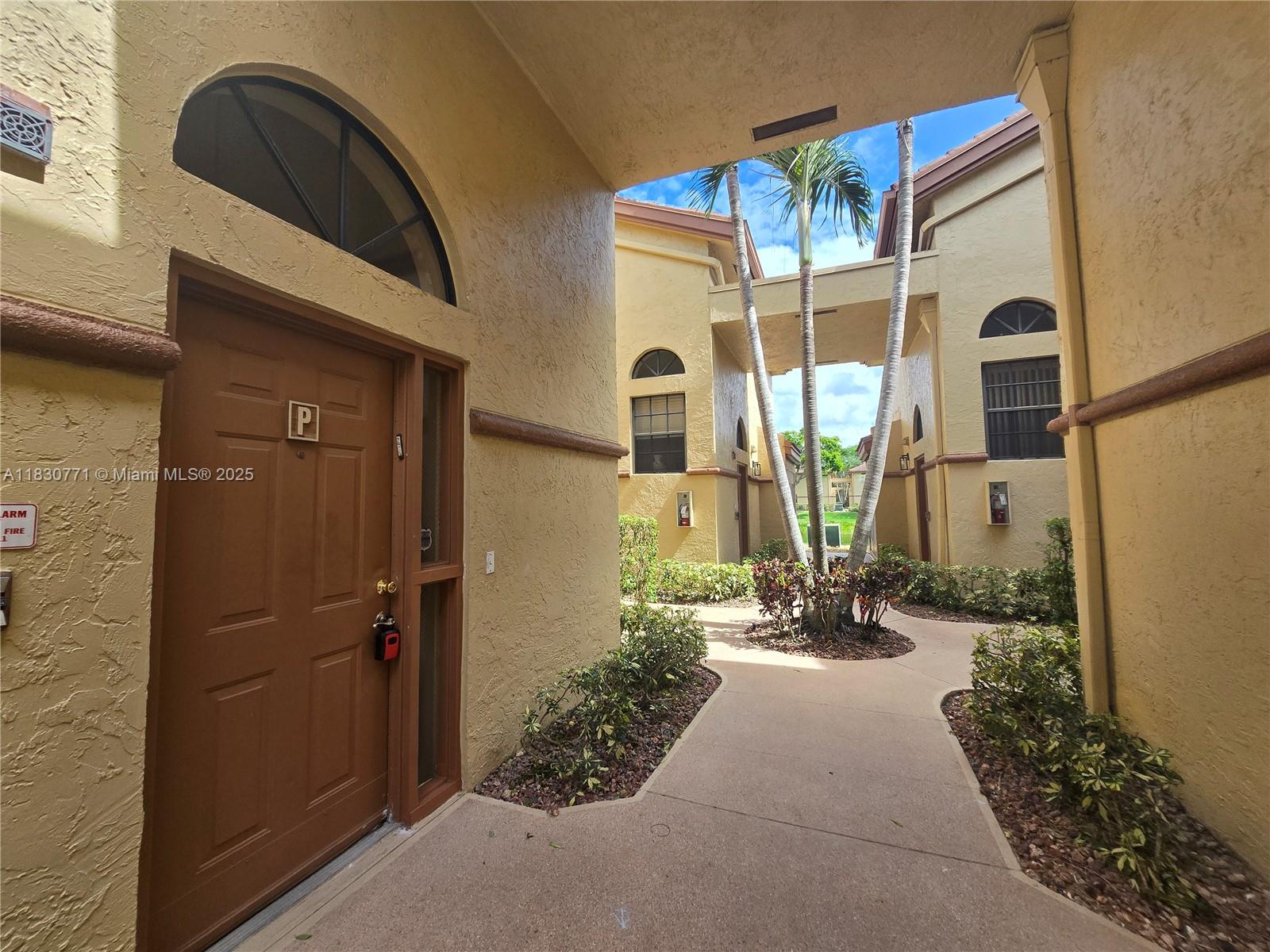 See details P 3 / 2 1326 sq. ft. $ 2025-06-28 0 Photo