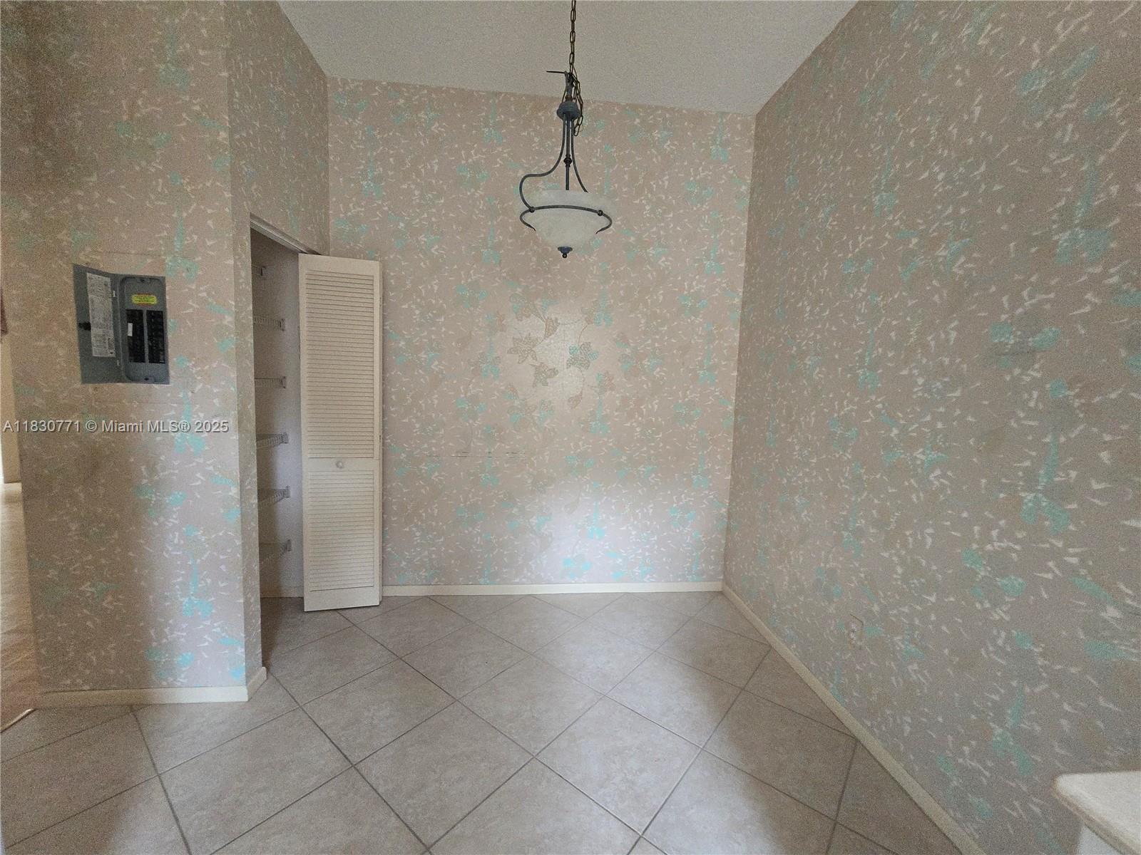 See details P 3 / 2 1326 sq. ft. $ 2025-06-28 0 Photo