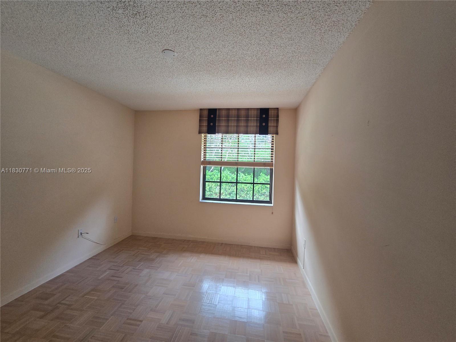 See details P 3 / 2 1326 sq. ft. $ 2025-06-28 0 Photo