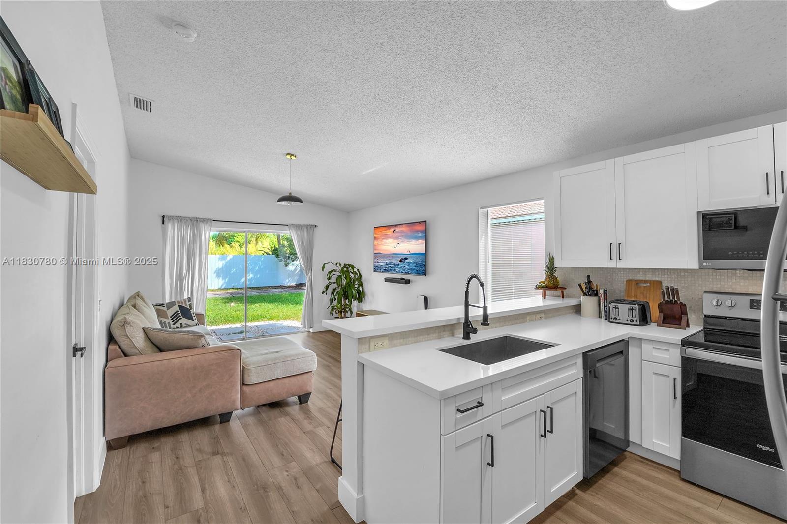 See details 17018 3 / 2 1504 sq. ft. $ 2025-09-19 0 Photo
