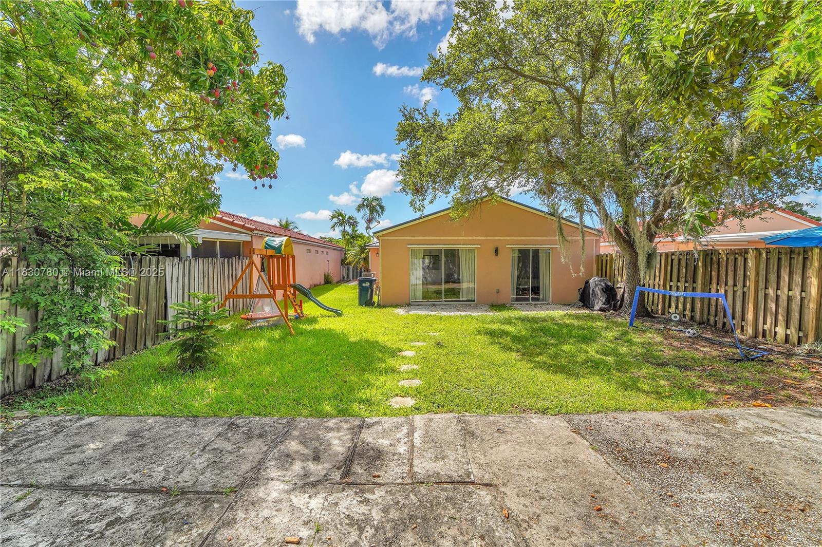 See details 17018 3 / 2 1504 sq. ft. $ 2025-09-19 0 Photo
