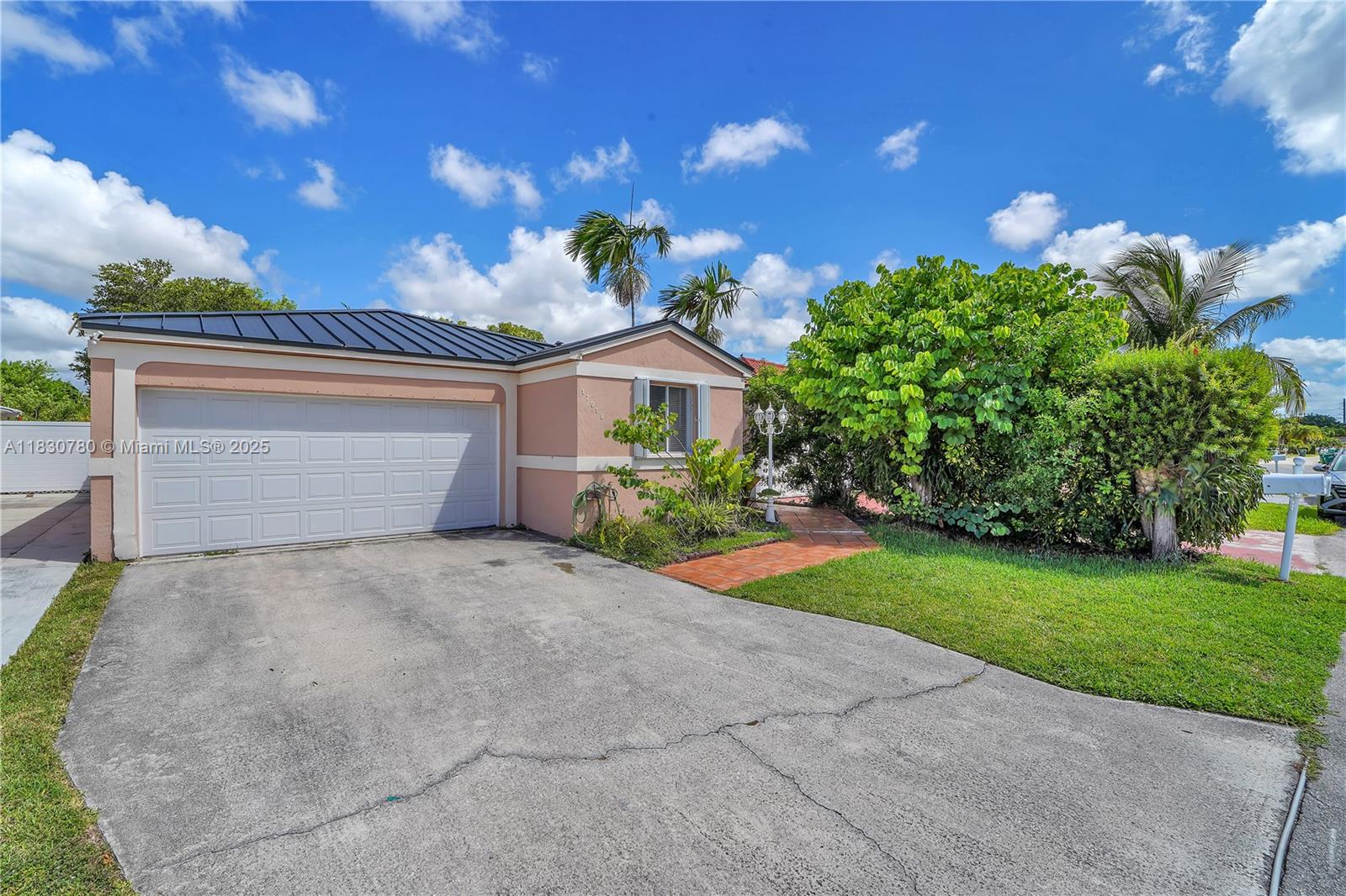 See details 17018 3 / 2 1504 sq. ft. $ 2025-09-19 0 Photo