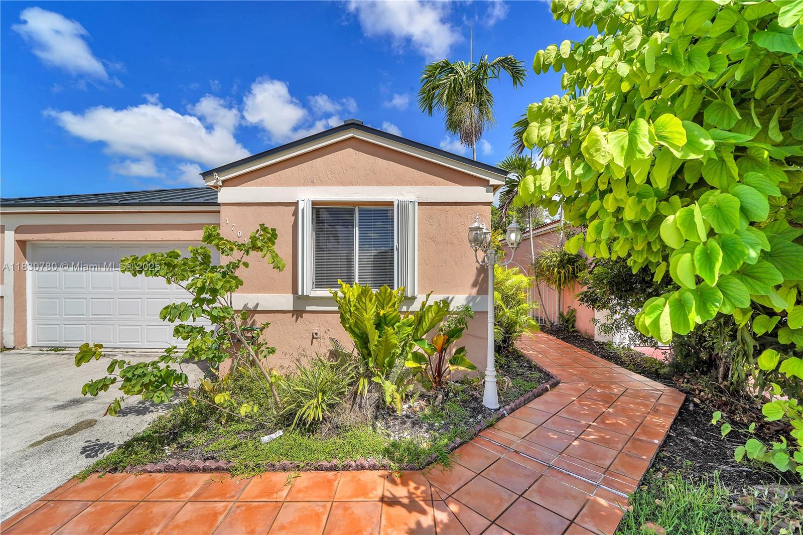 See details 17018 3 / 2 1504 sq. ft. $ 2025-09-19 0 Photo
