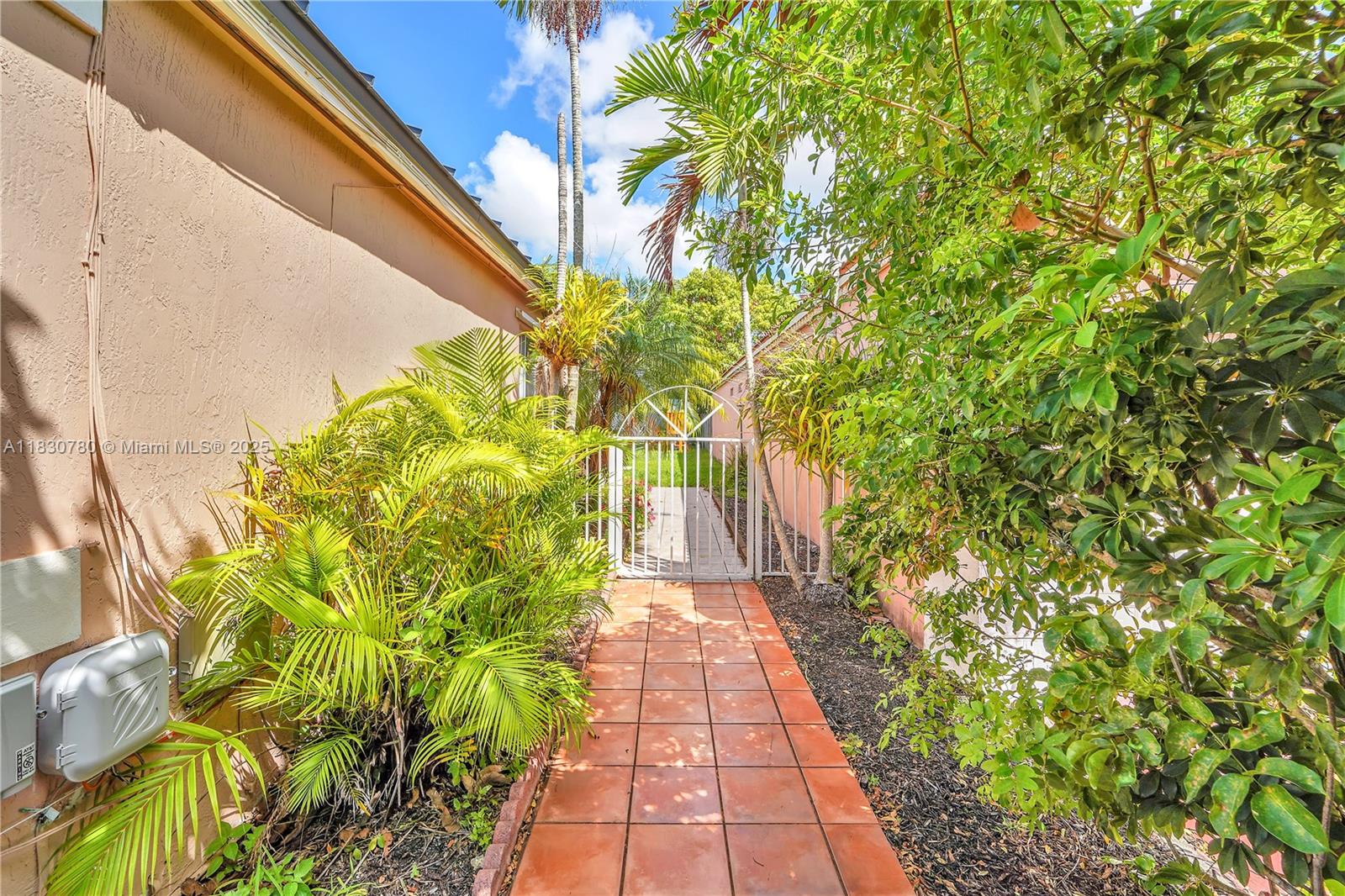 See details 17018 3 / 2 1504 sq. ft. $ 2025-09-19 0 Photo