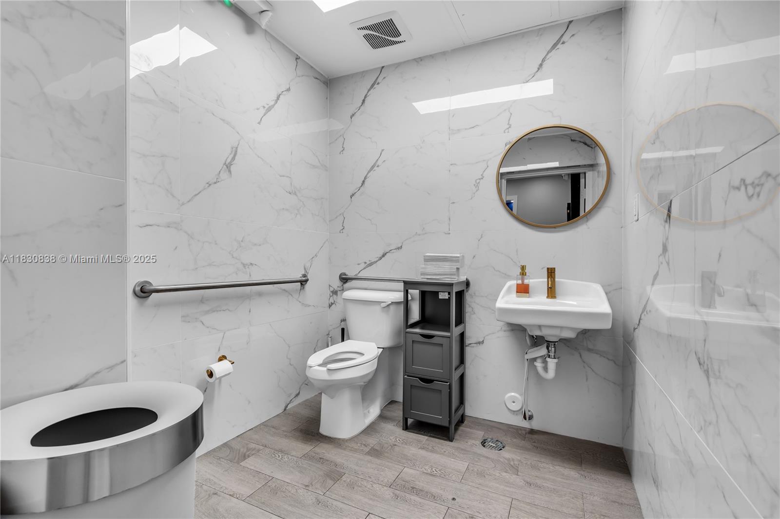 27  /   sq. ft. $ 2025-06-28 0 Photo