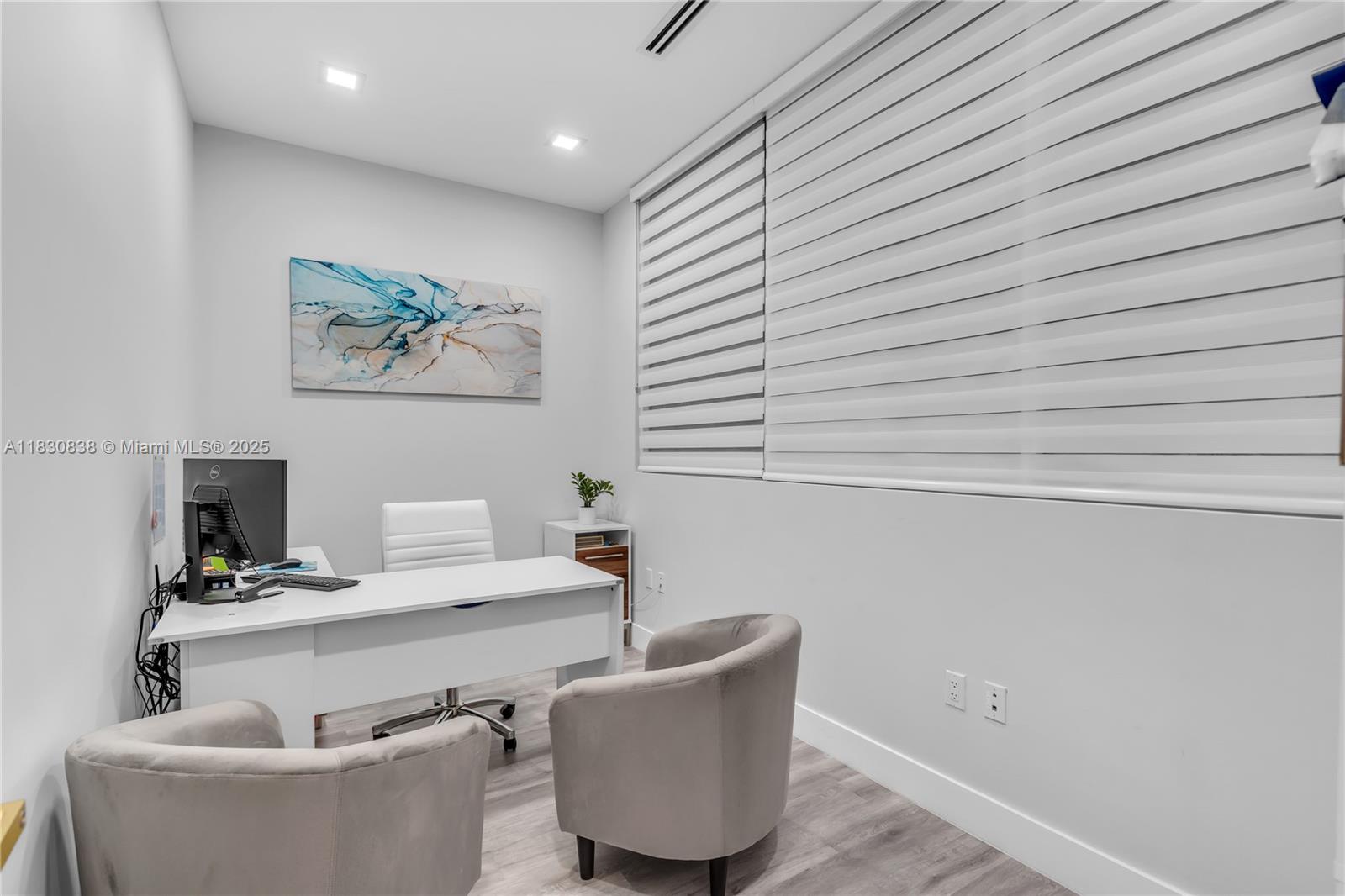 27  /   sq. ft. $ 2025-06-28 0 Photo
