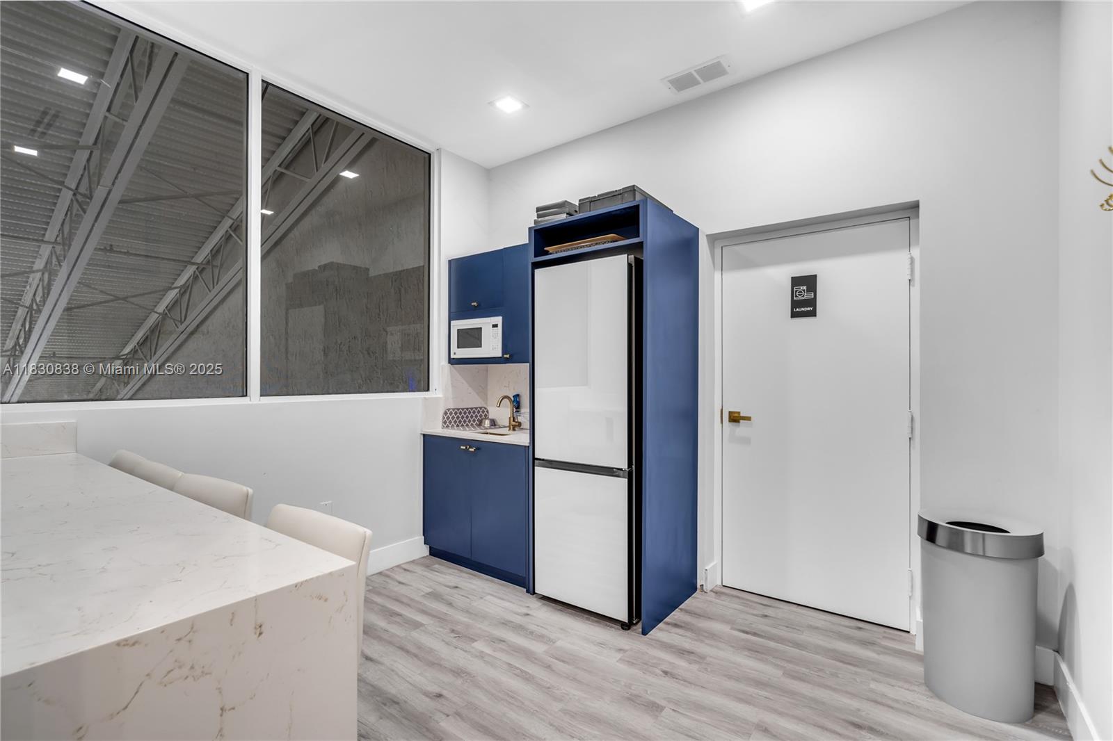 27  /   sq. ft. $ 2025-06-28 0 Photo