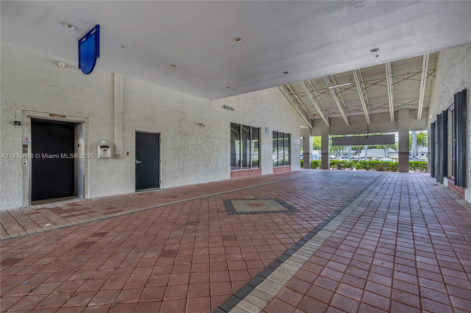 27  /   sq. ft. $ 2025-06-28 0 Photo