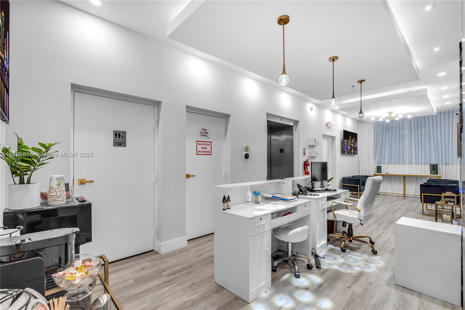 27  /   sq. ft. $ 2025-06-28 0 Photo