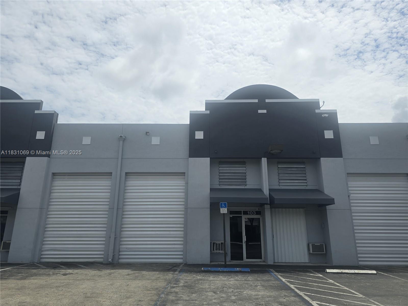 103A  /   sq. ft. $ 2025-07-13 0 foto