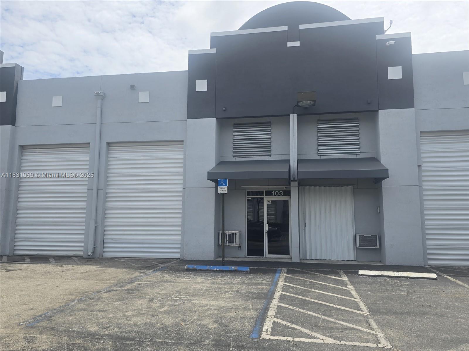 103A  /   sq. ft. $ 2025-07-13 0 foto
