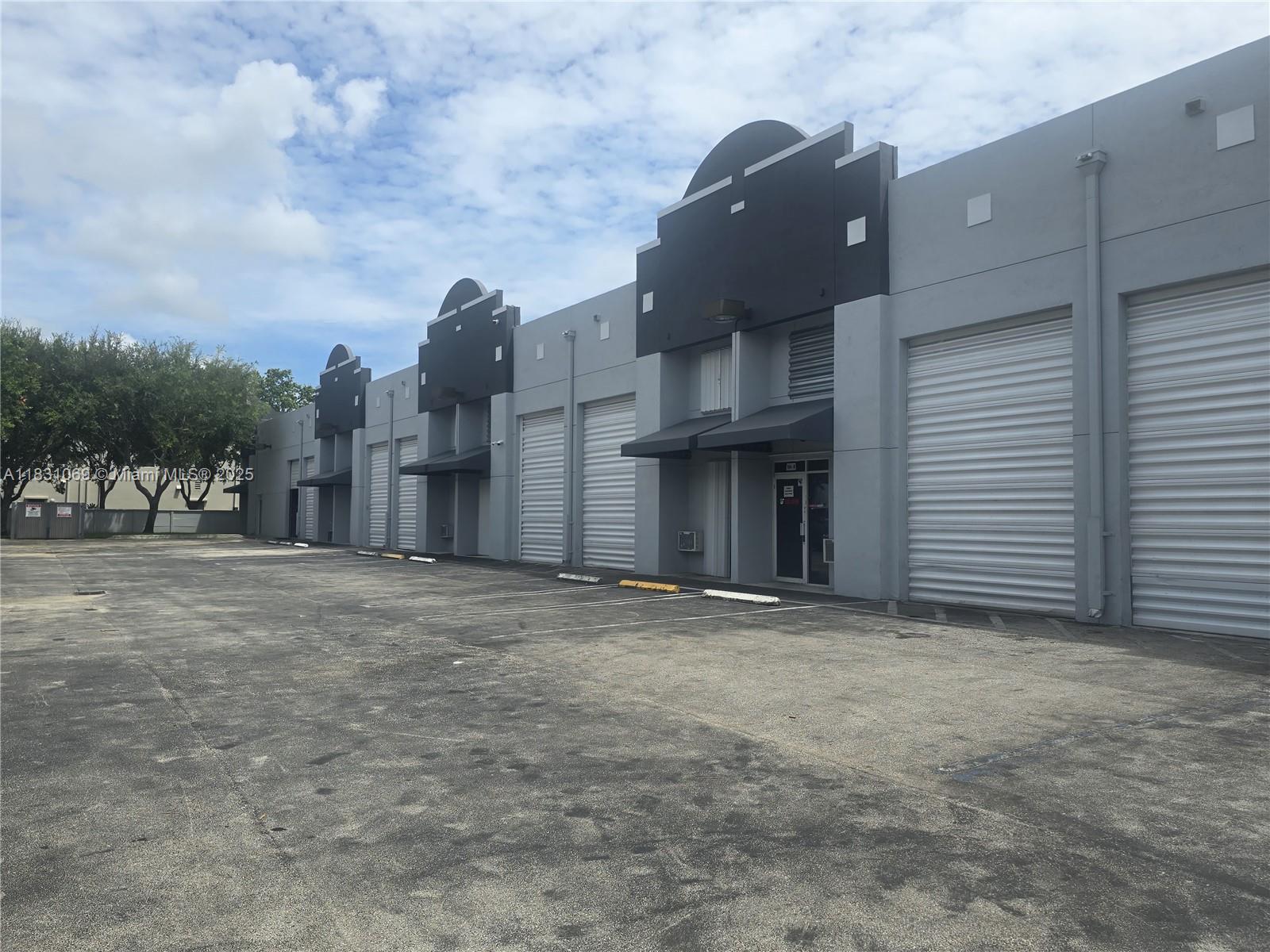 103A  /   sq. ft. $ 2025-07-13 0 foto