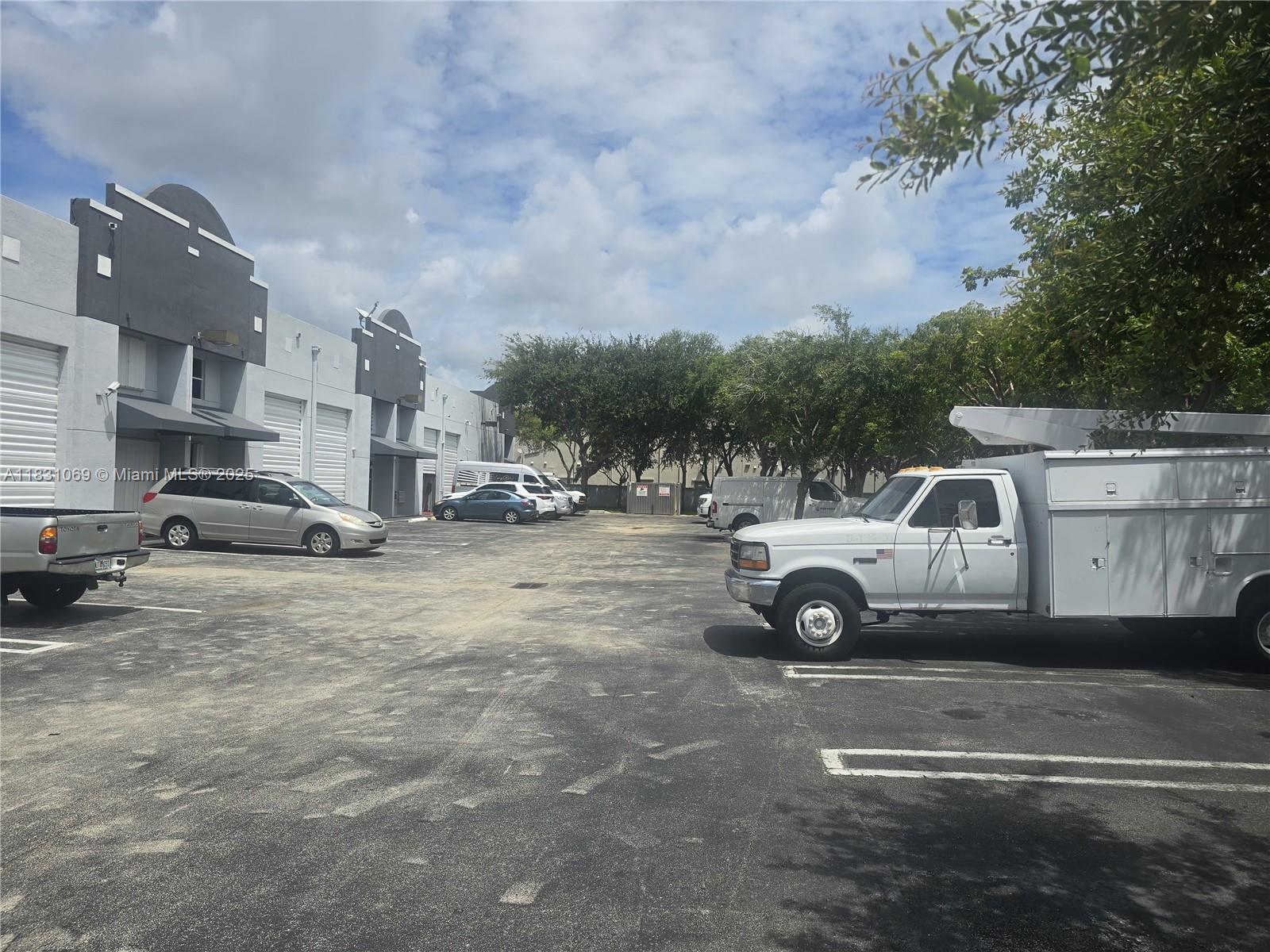 103A  /   sq. ft. $ 2025-07-13 0 foto