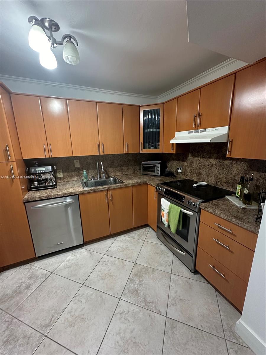 See details 601 2 / 2 1357 sq. ft. $ 2025-06-30 0 Photo
