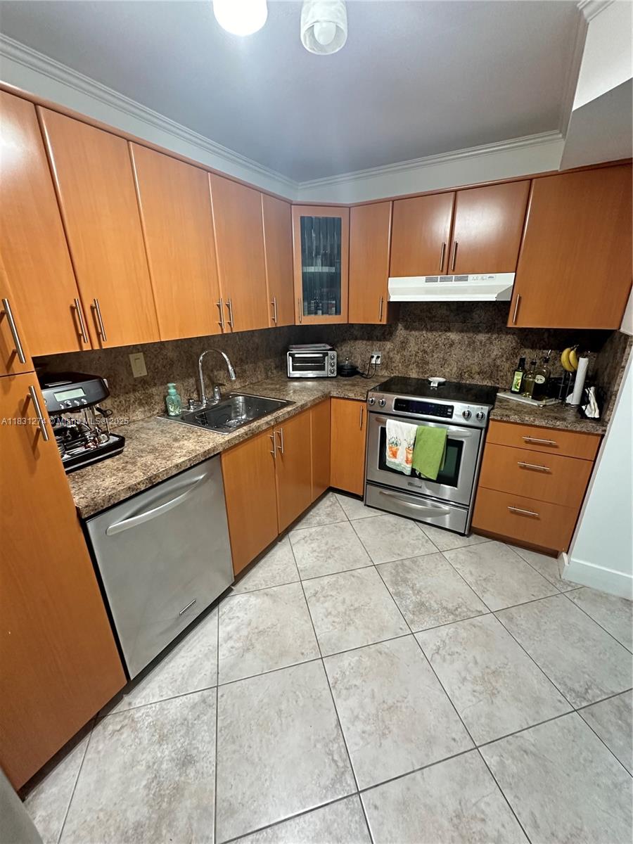 See details 601 2 / 2 1357 sq. ft. $ 2025-06-30 0 Photo