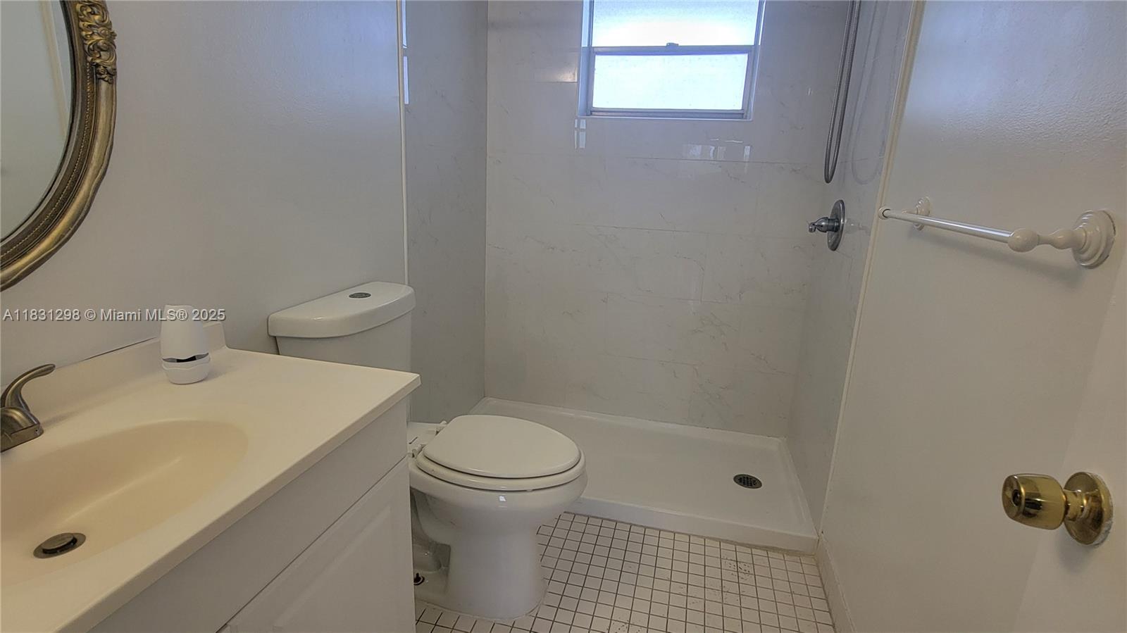 Ver detalles 302 1 / 2 775 sq. ft. $ 2025-06-30 0 foto