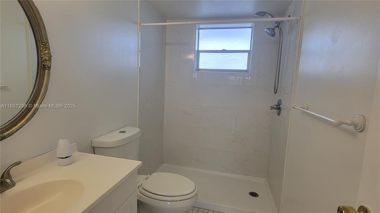 Ver detalles 302 1 / 2 775 sq. ft. $ 2025-06-30 0 foto