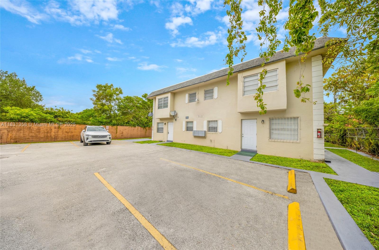 Ver detalles / 4753 sq. ft. $ 2025-06-30 0 foto