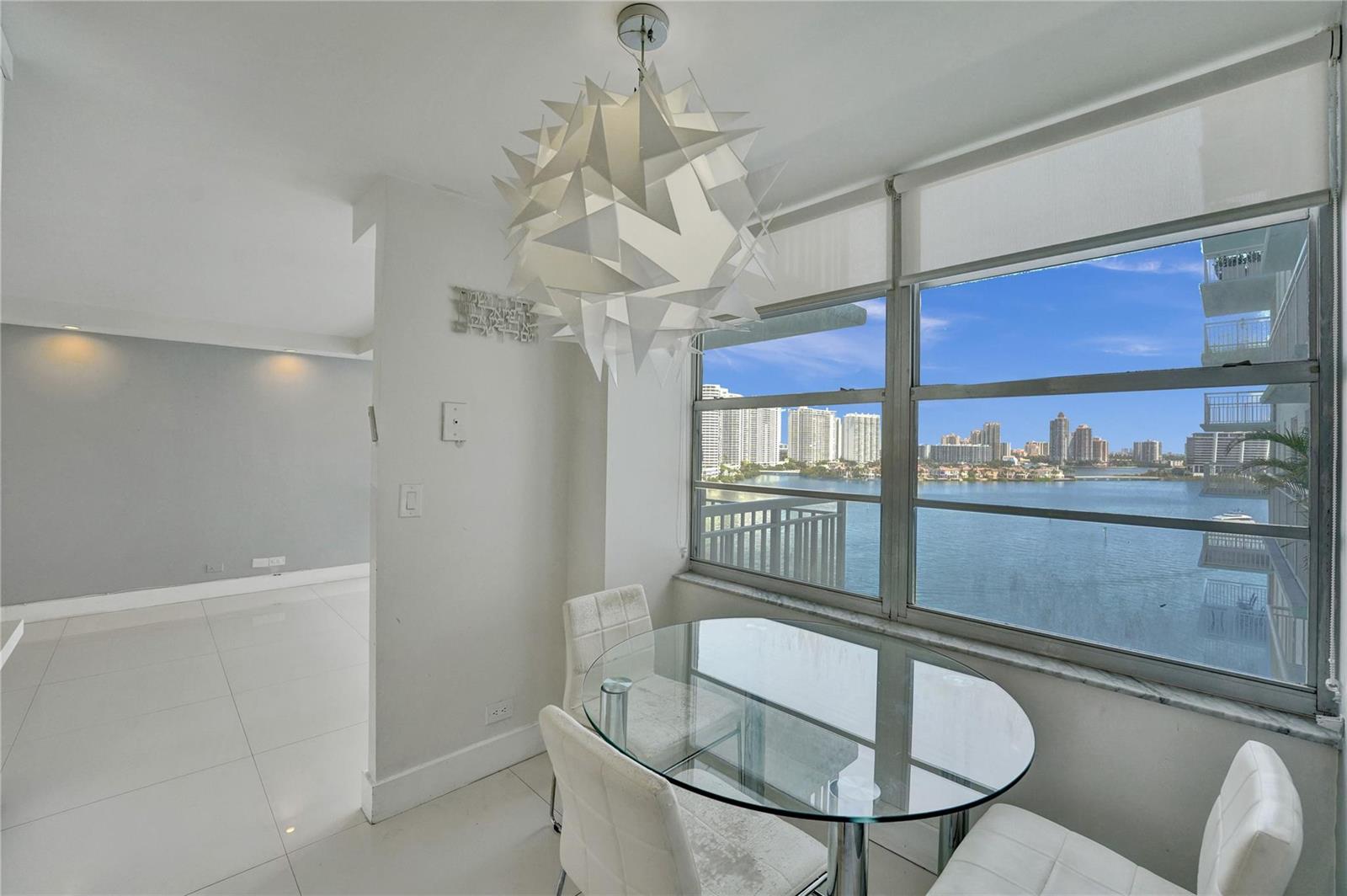 Ver detalles 1401 2 / 2 1488 sq. ft. $ 2026-03-28 0 foto