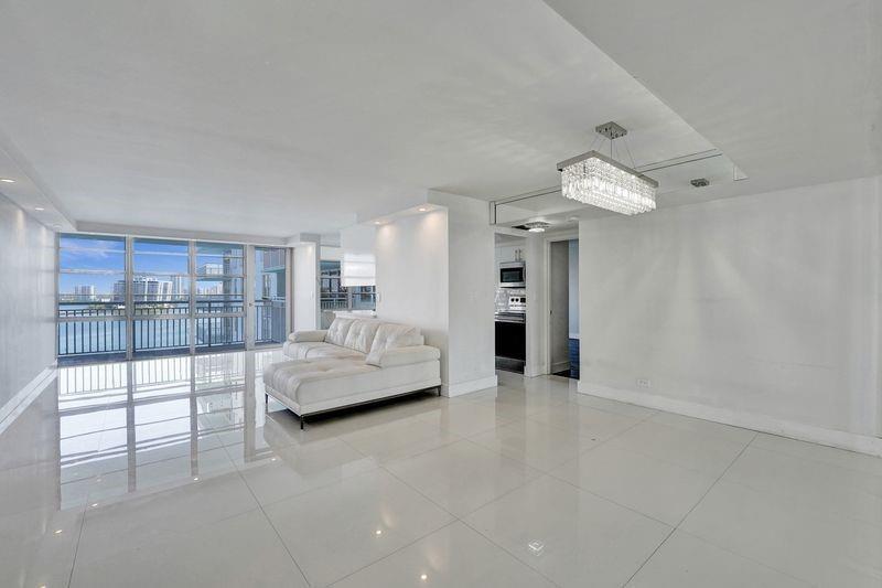 Ver detalles 1401 2 / 2 1488 sq. ft. $ 2026-03-28 0 foto